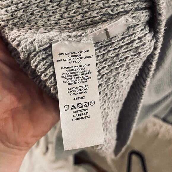 LOFT Thick Gray Knit Long Sleeve Tulip Back  Sweater  Size M - Picture 3 of 4